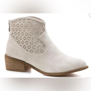 Corky’s Off White Harvest Boots